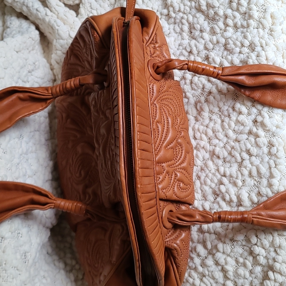 BCBGMAXAZRIA BAG - Picture 5 of 7